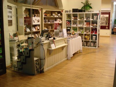 Adapted service desk to the Casa Amatller